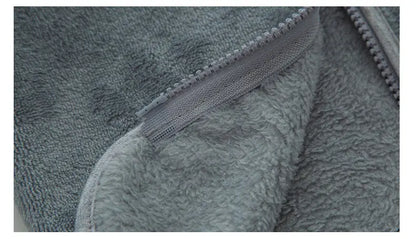 Babykleidungsschlussverkauf mit hohen Rabatten auf Qualität